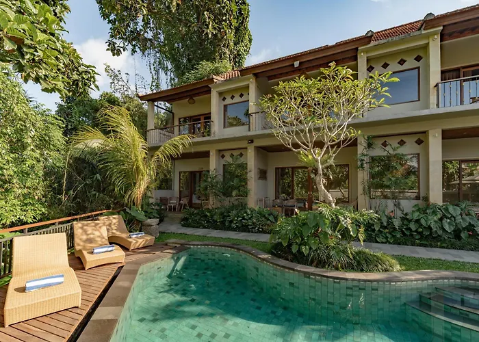 Narada And Bed & Breakfast